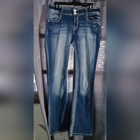 Juniors' WallFlower Insta Stretch Luscious Curvy Bootcut Jeans Sz 9 Inseam 32". - Picture 1 of 5